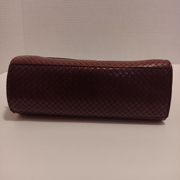 Nwt!! Van heusen hand/shoulder bag (Burgundy) - Picture 3 of 11